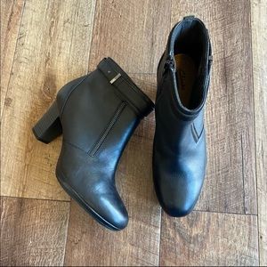 Clarks black heeled booties zipper accent size 8.5!